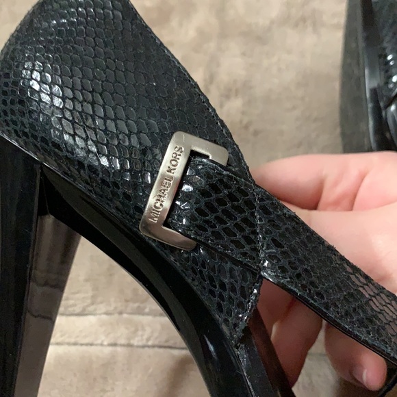 Black Michael Kors heels - Picture 3 of 3